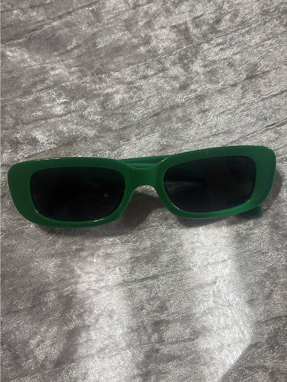 Green Rectangular Sunglasses - Stylish UV Shades